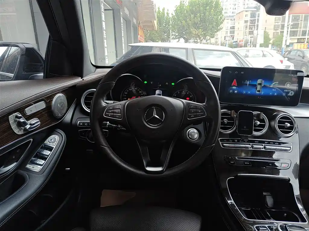 Mercedes-Benz GLC 2019 Facelift GLC 260 L 4MATIC Luxury фото 11