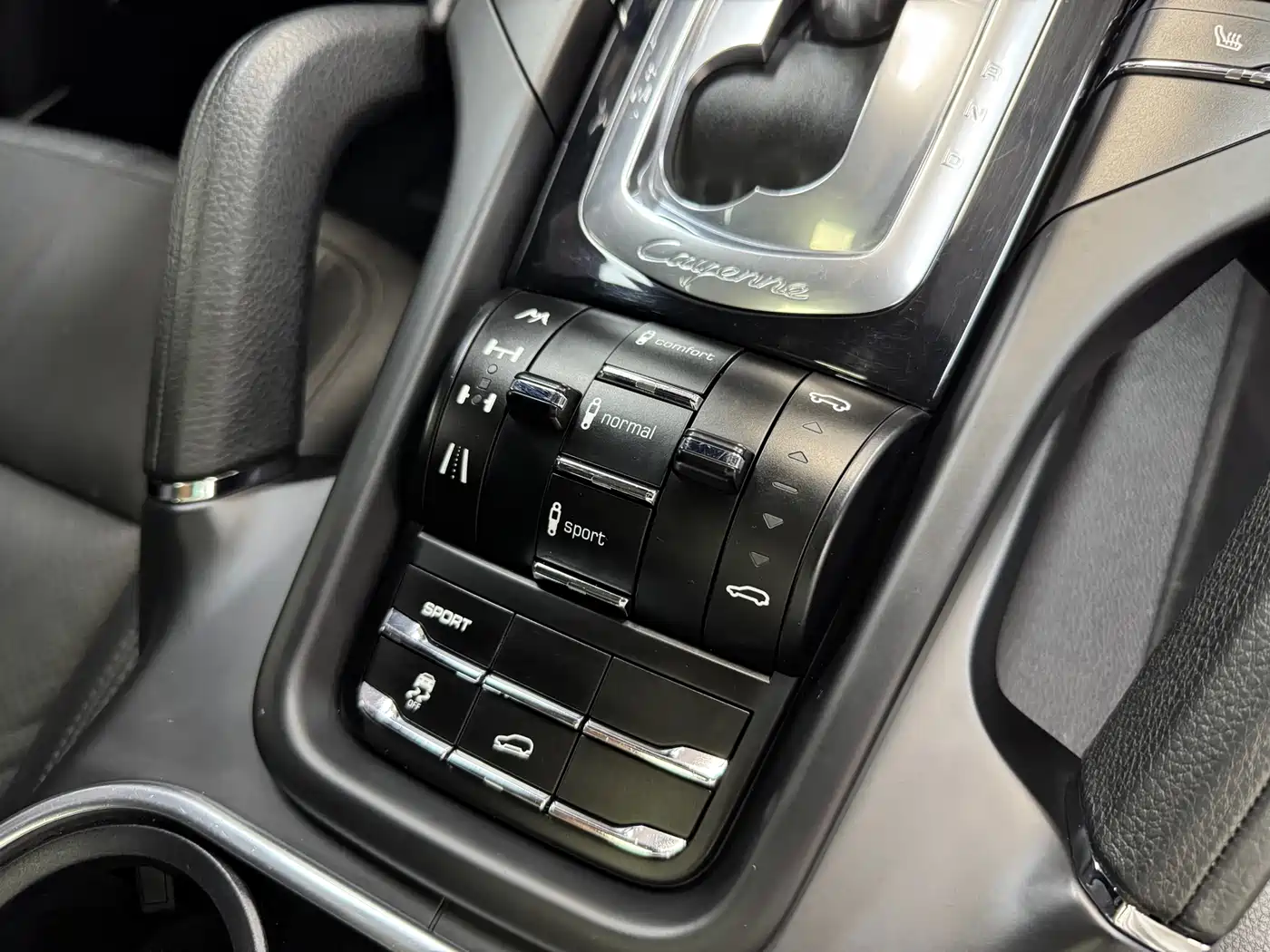 Porsche Cayenne 2011 Cayenne 3.0T фото 24