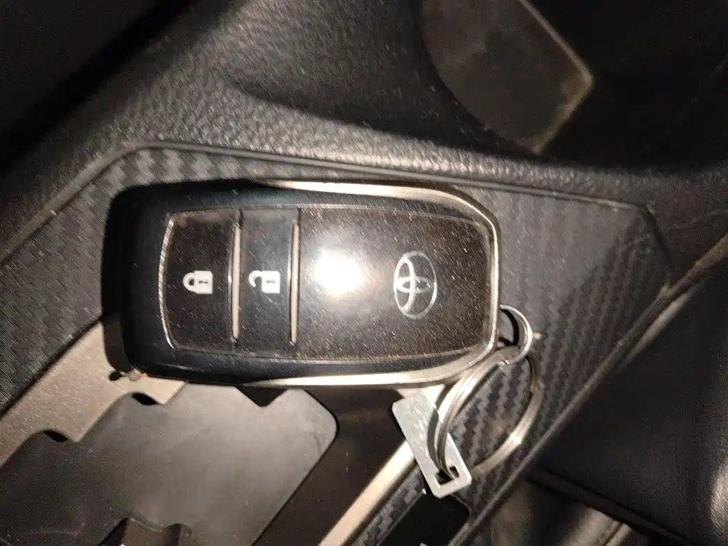 Toyota RAV4 Rongfang 2015 2.5L Automatic 4WD Elite Edition фото 17