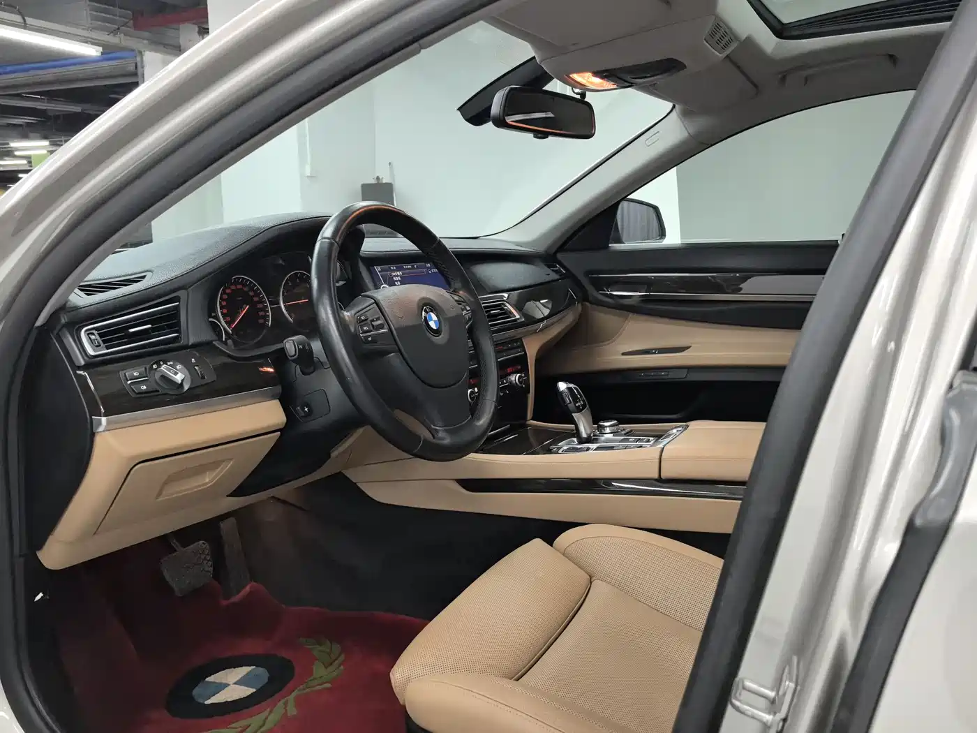 BMW 7 Series 2009 730Li Luxury фото 4
