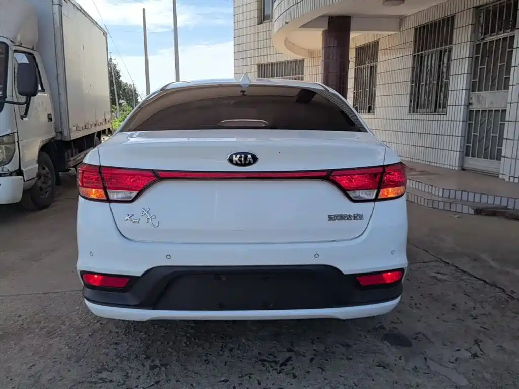 Kia K2 2017 Sedan 1.4L MT 15th Anniversary Special Edition GLS фото 6