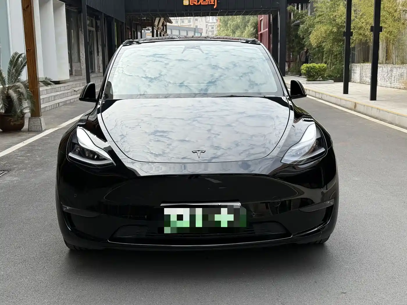 TESLA MODEL Y