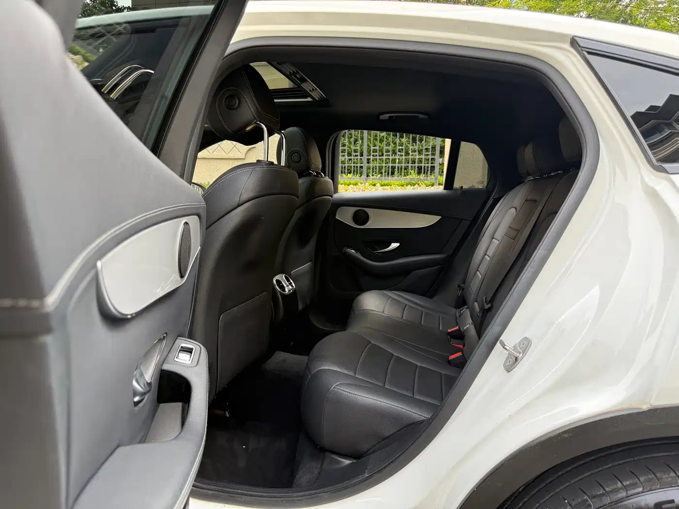 Mercedes-Benz GLC Coupe 2020 GLC 260 4MATIC Coupe SUV фото 10