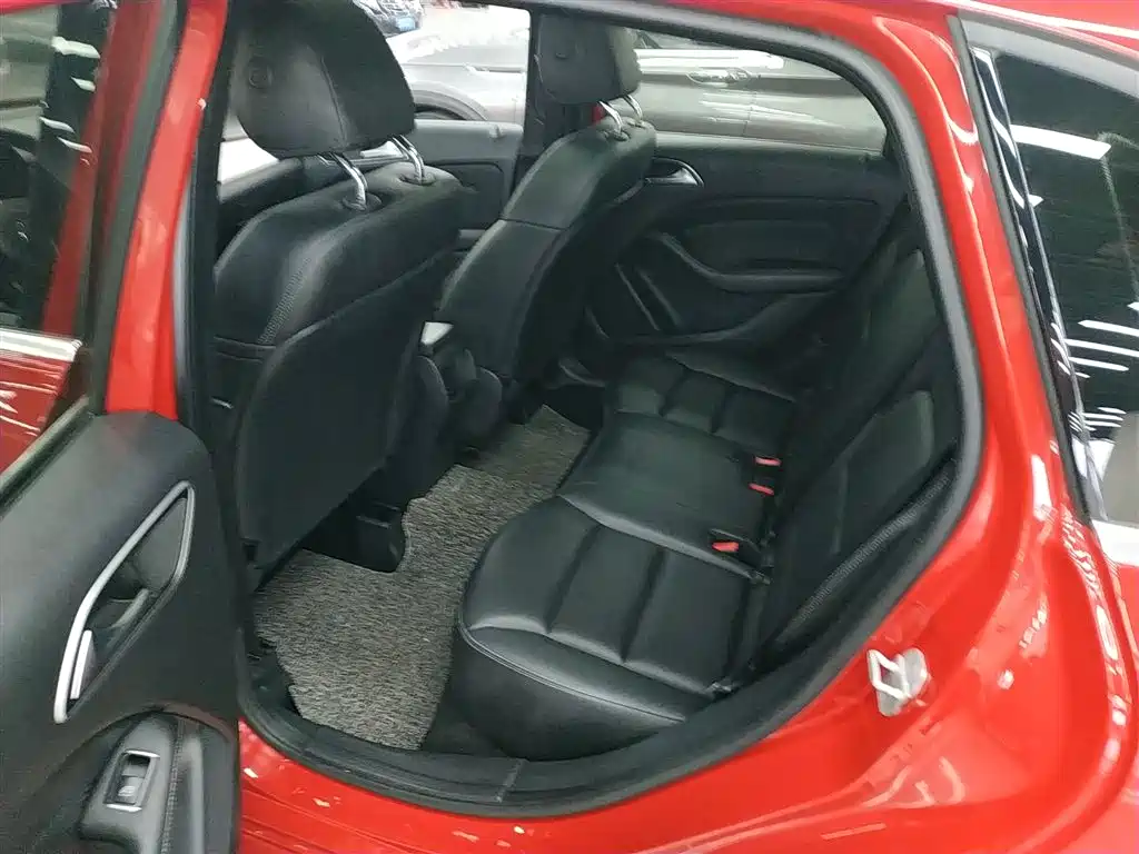 Mercedes-Benz B-Class 2017 B 200 Dynamic фото 13