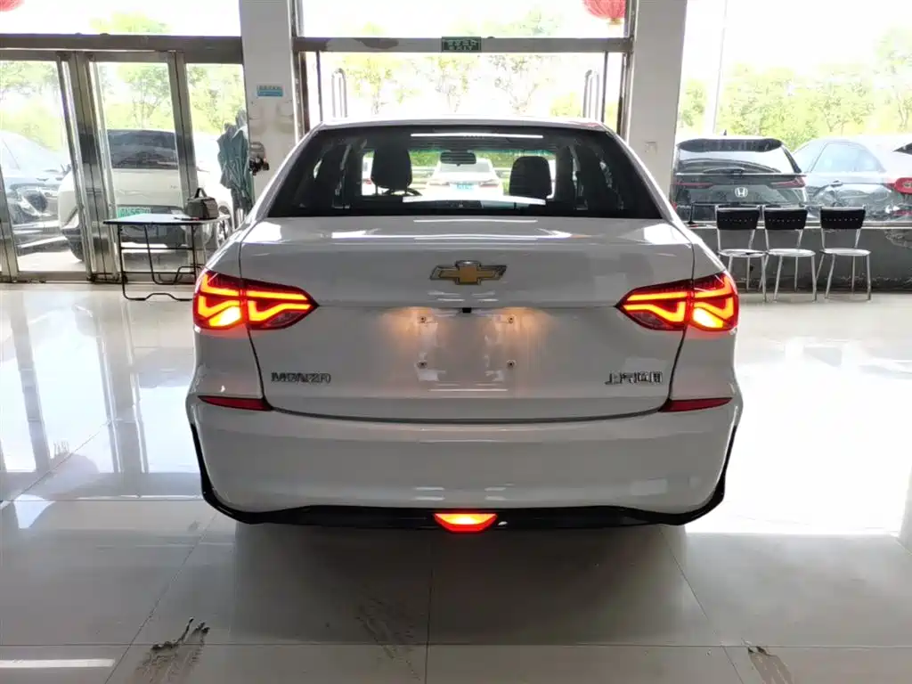 CHEVROLET CRUZE