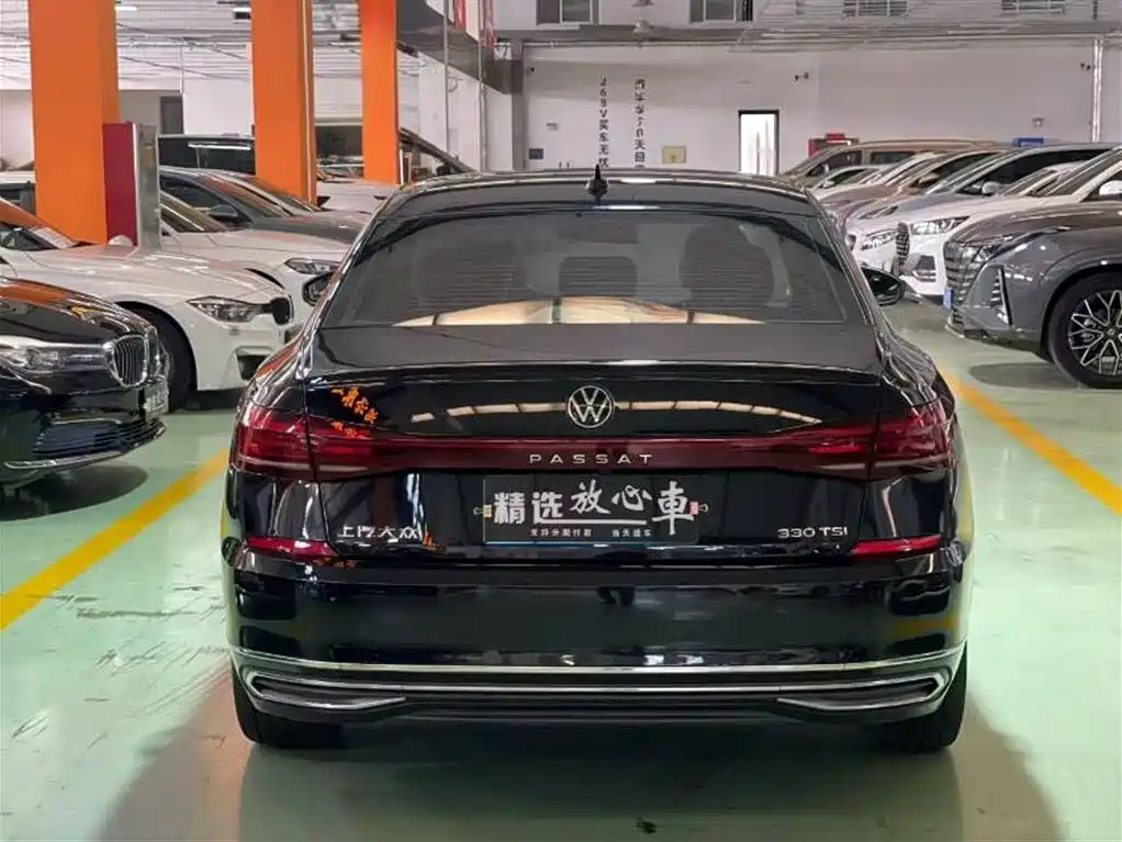 Volkswagen Passat 2022 330TSI Elite Edition фото 8