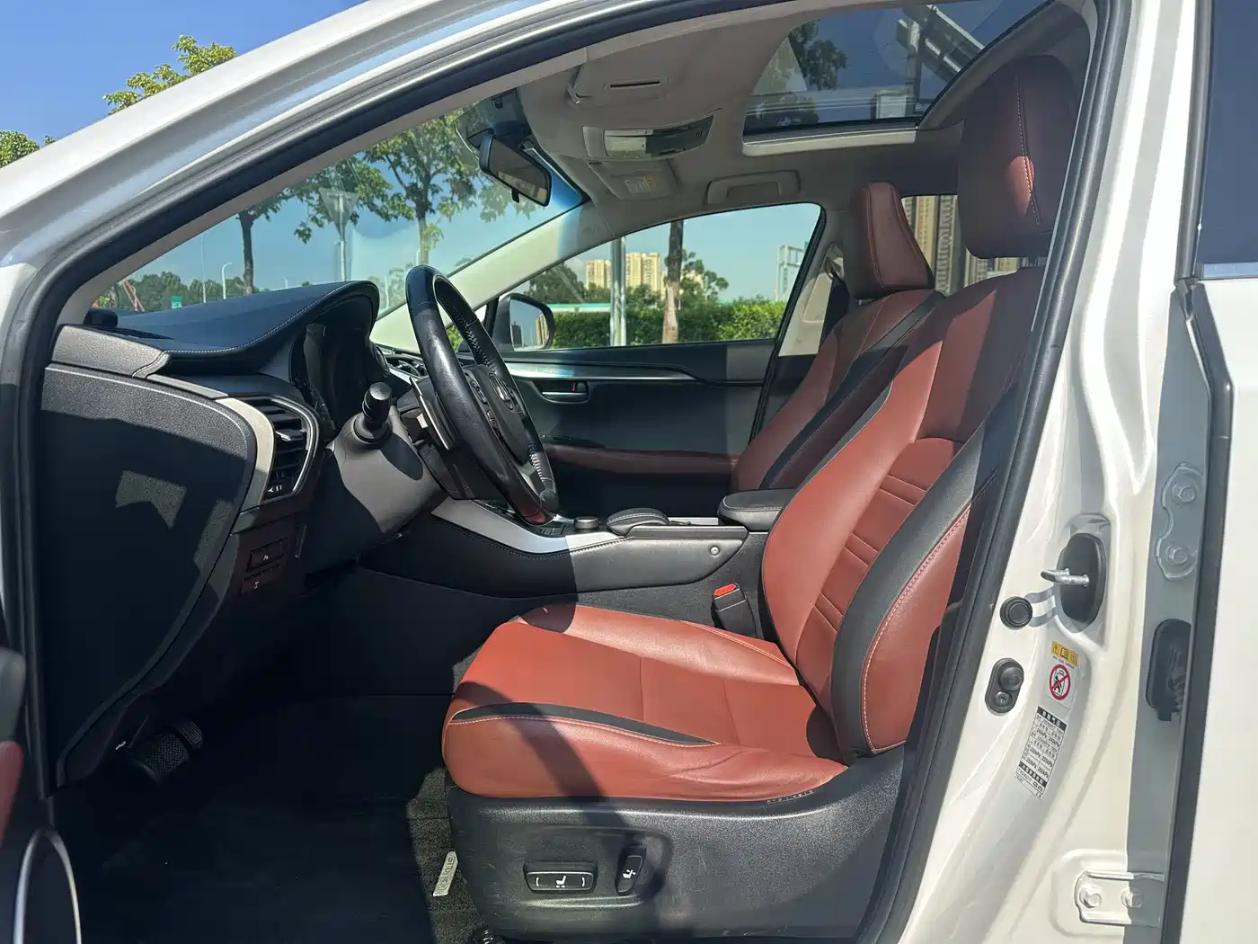 Lexus NX 2015 200t AWD F Sport фото 9