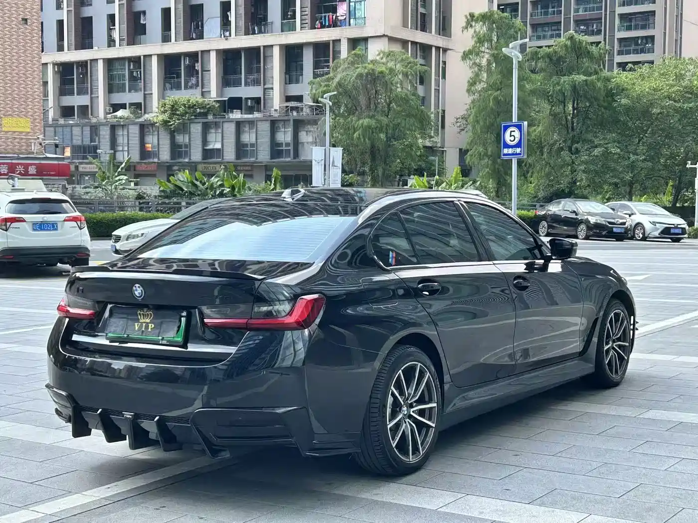 BMW i3 2023 eDrive 40 L Shadowline Package фото 6