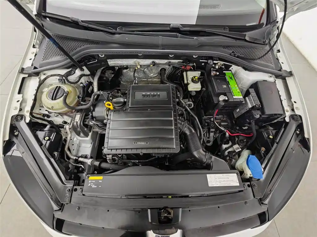 Volkswagen Golf 2015 1.6L Automatic Comfort фото 6