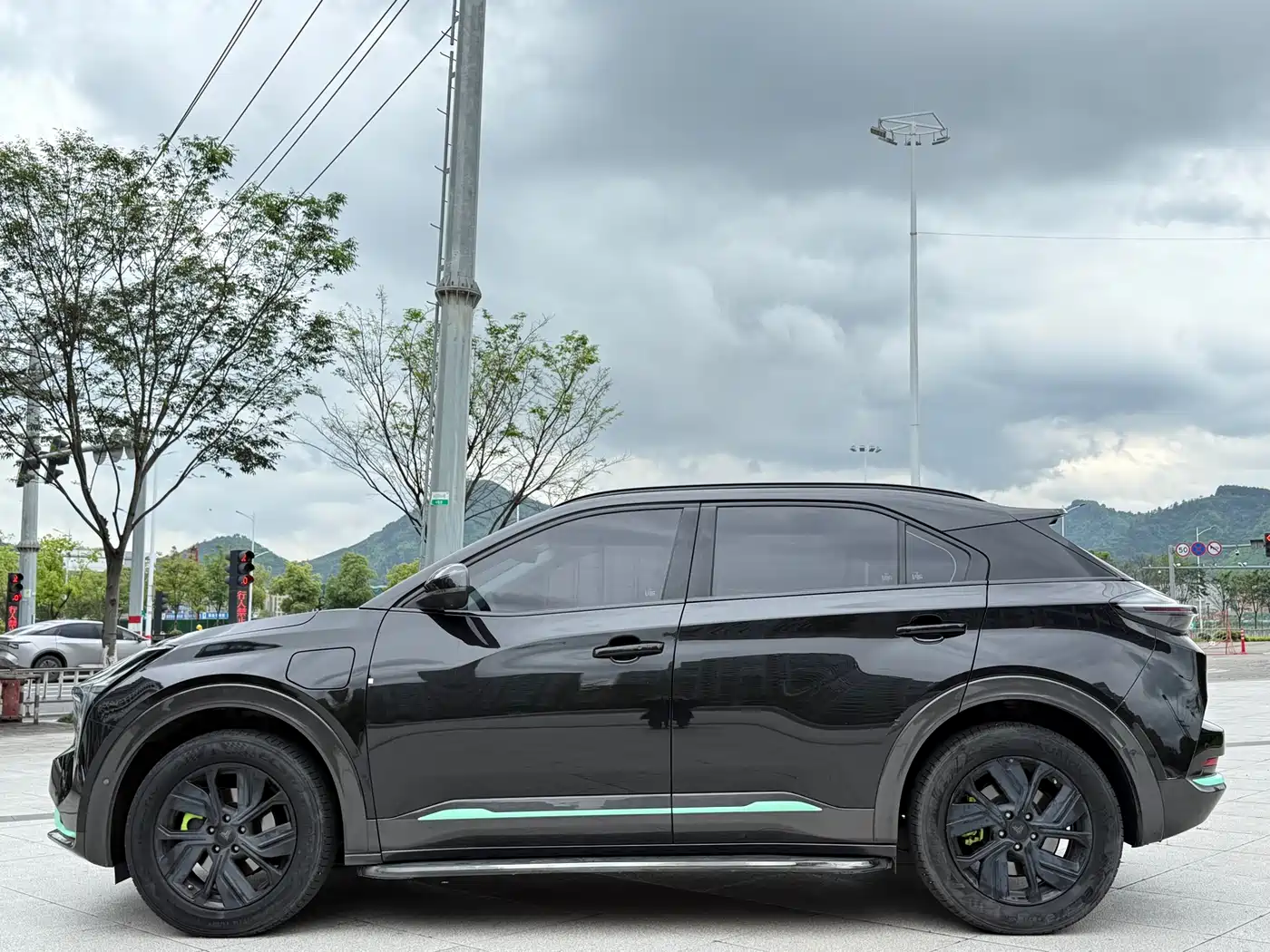 NEZHA AUTOMOBILE NEZHA U