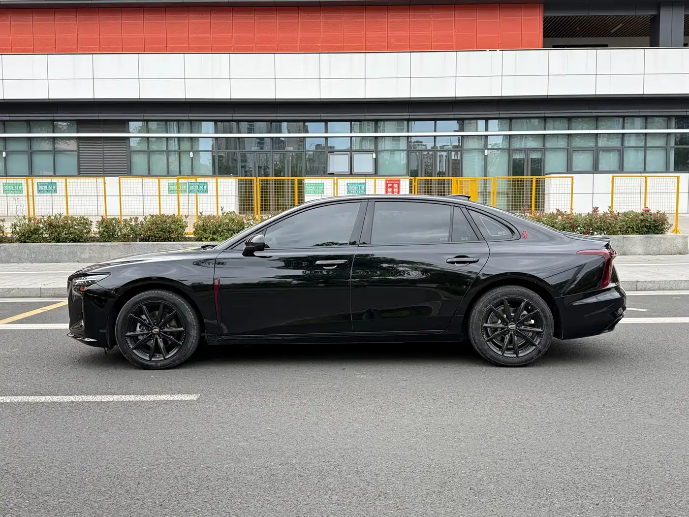 Hongqi H5 2025 2.0T Automatic Mystic Shadow фото 4