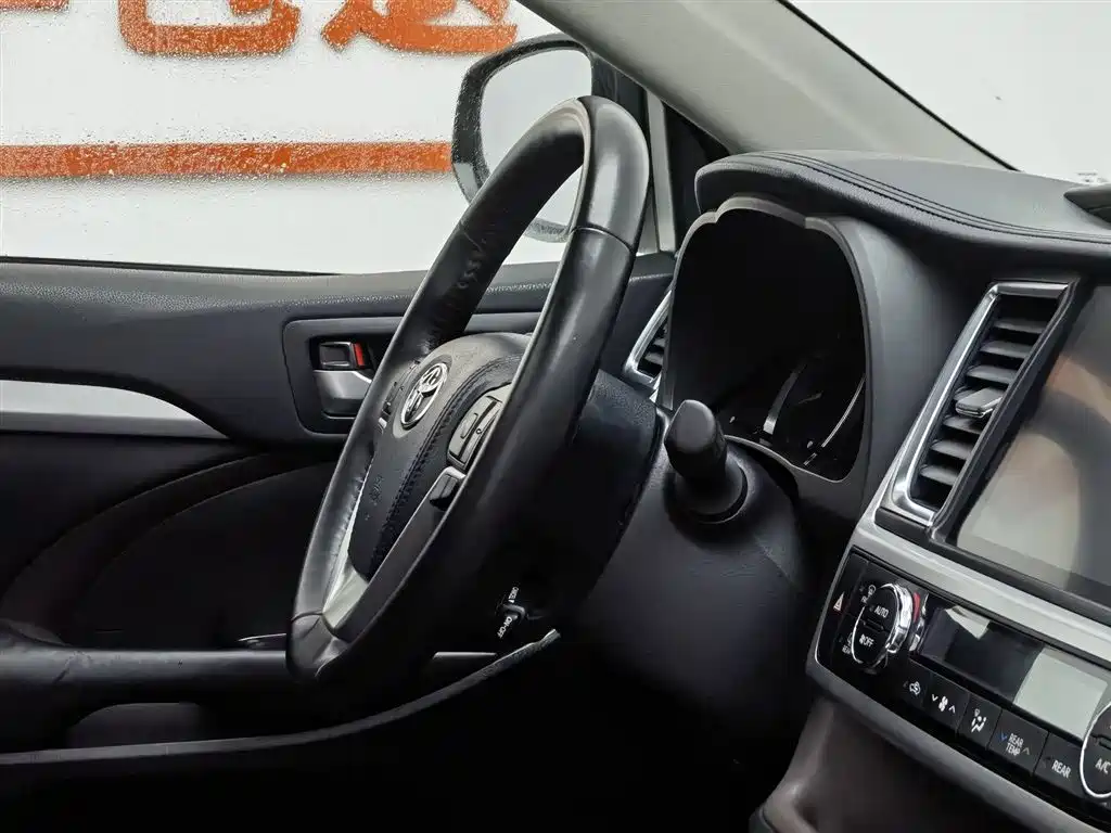 Toyota Highlander 2021 2.0T AWD Luxury 7-Seater фото 22