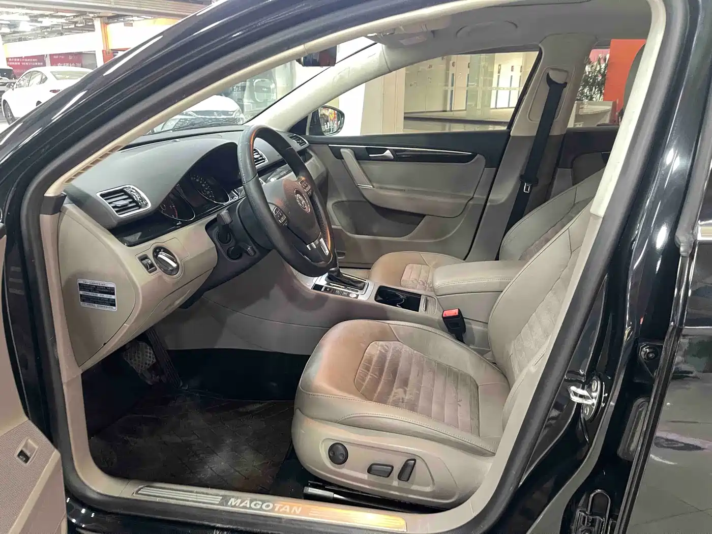 Volkswagen Magotan 2015 Facelift 1.8TSI Luxury фото 10