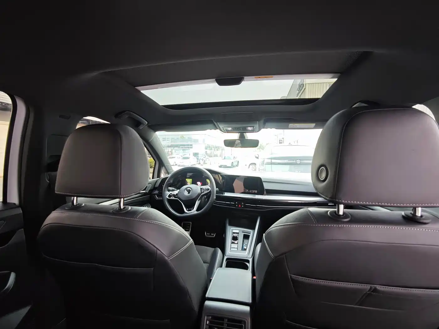 Volkswagen Golf 2023 280TSI DSG R-Line Lite фото 17