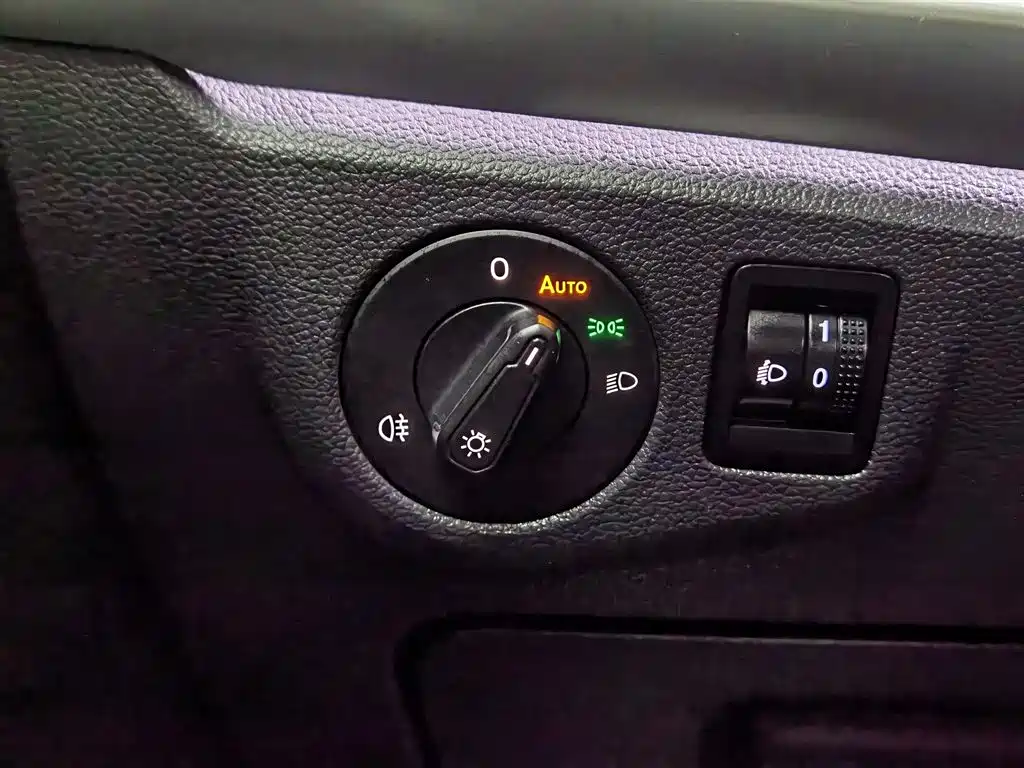 Volkswagen Lavida 2023 1.5L Auto Five Million Edition фото 21