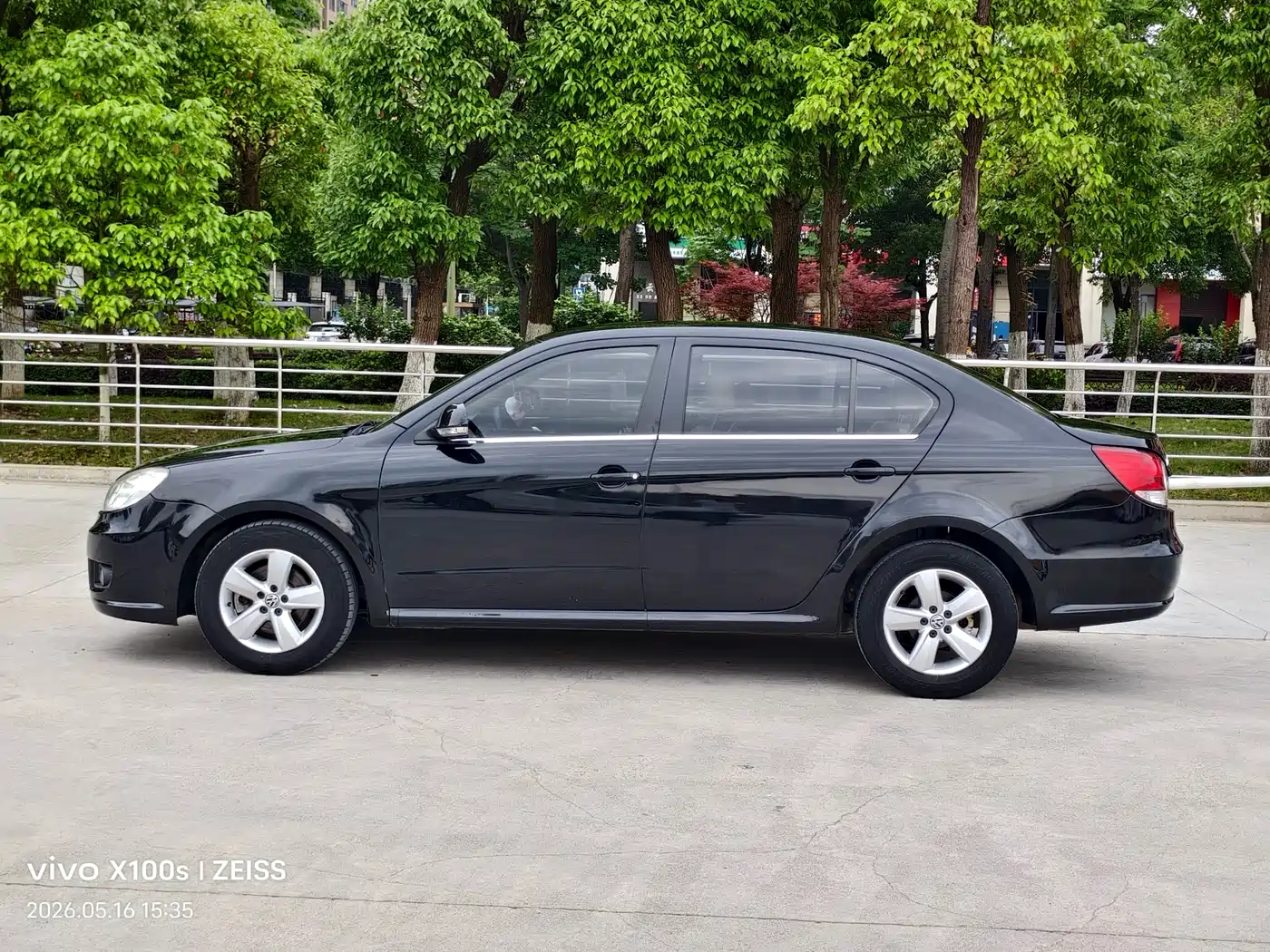Volkswagen Lavida 2011 1.6L Automatic Leisure Edition фото 4