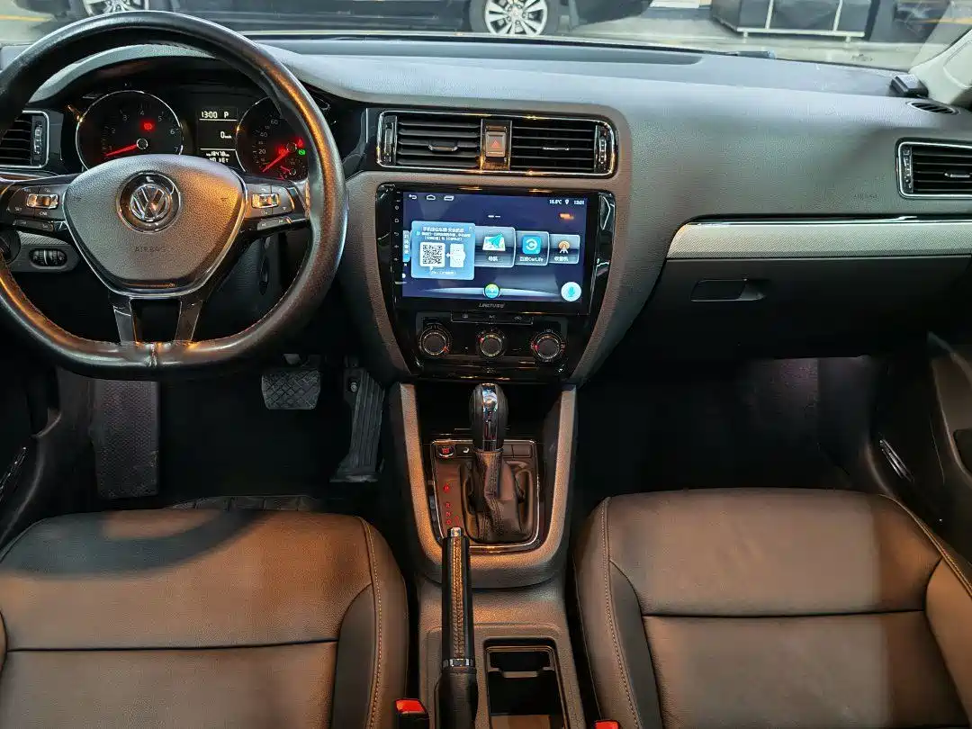 Volkswagen Sagitar 2017 230TSI Automatic Comfort фото 6