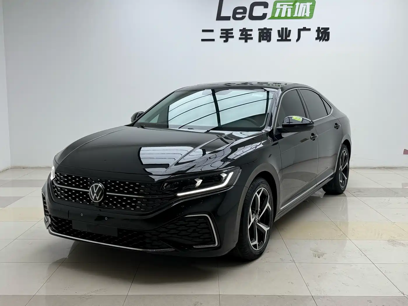 Volkswagen Passat 2023 330TSI Starlight Elite Edition