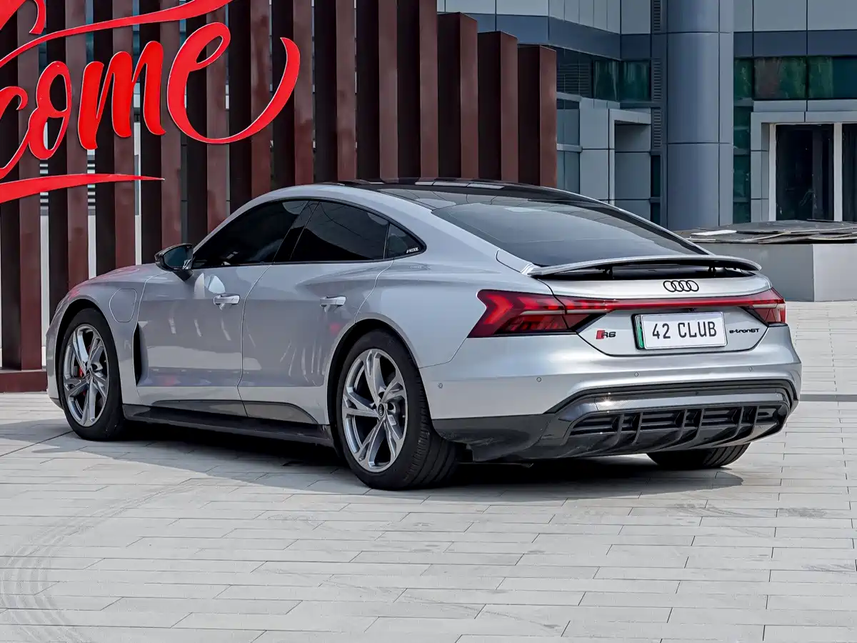 Audi e-tron GT 2024 2023 Base Model