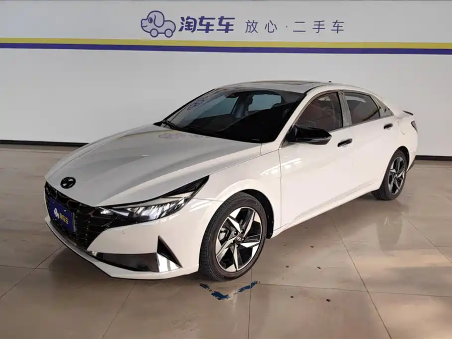 Hyundai Elantra 2021 1.5L CVT LUX Premium Edition