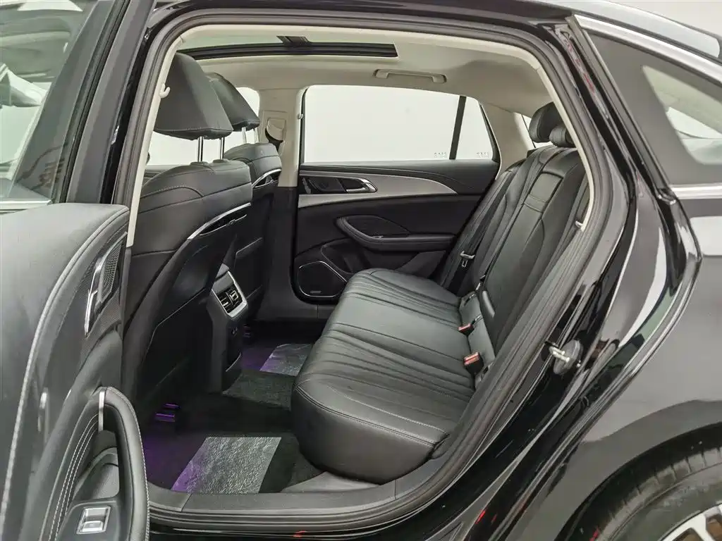 Hongqi H5 2024 1.5T DCT Smart Connect Flag Rhythm Edition фото 15