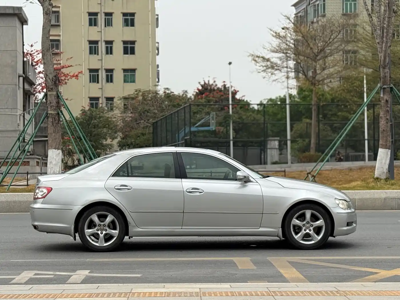 Toyota Reiz 2010 2.5V Style Luxury Navigation Edition фото 4