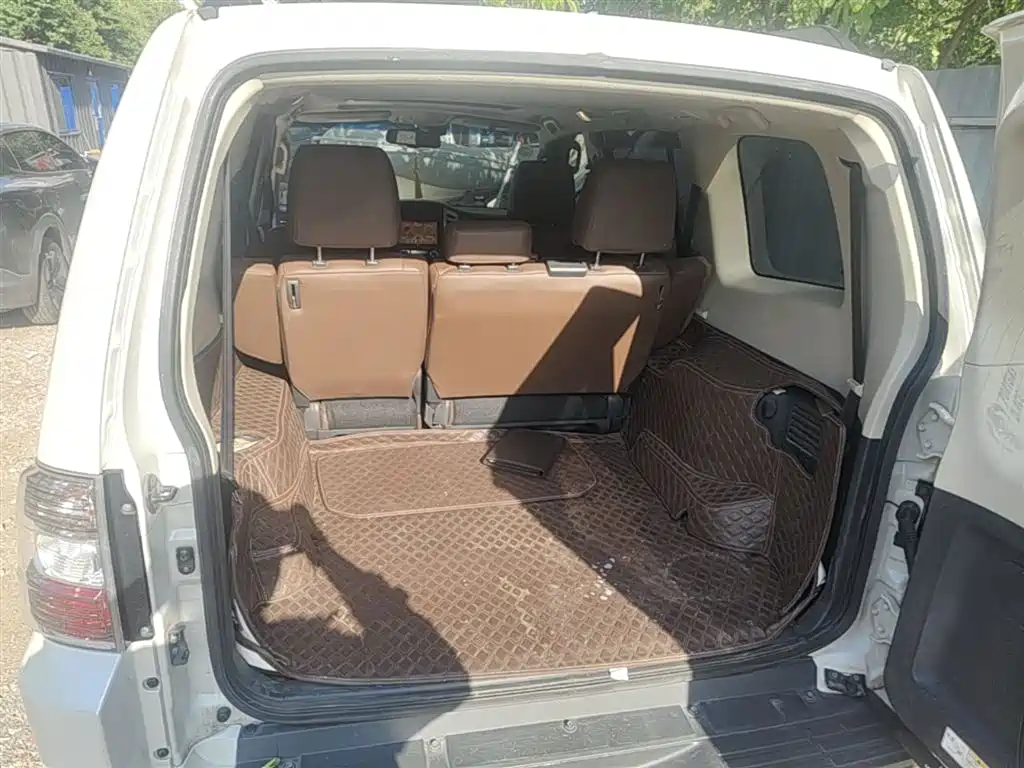 Mitsubishi Pajero (Import) 2016 3.0L Automatic Standard (China V) фото 19