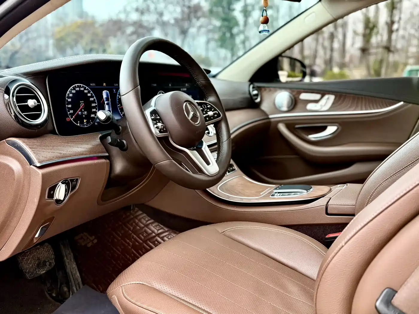 Mercedes-Benz E-Class 2020 E 300 L Luxury Model фото 11