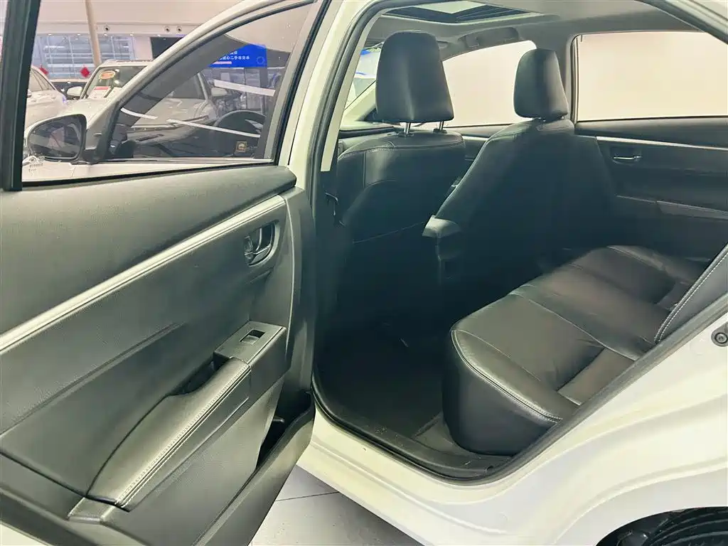 Toyota Corolla 2017 Facelift 1.2T S-CVT GL-i Leather Edition фото 23