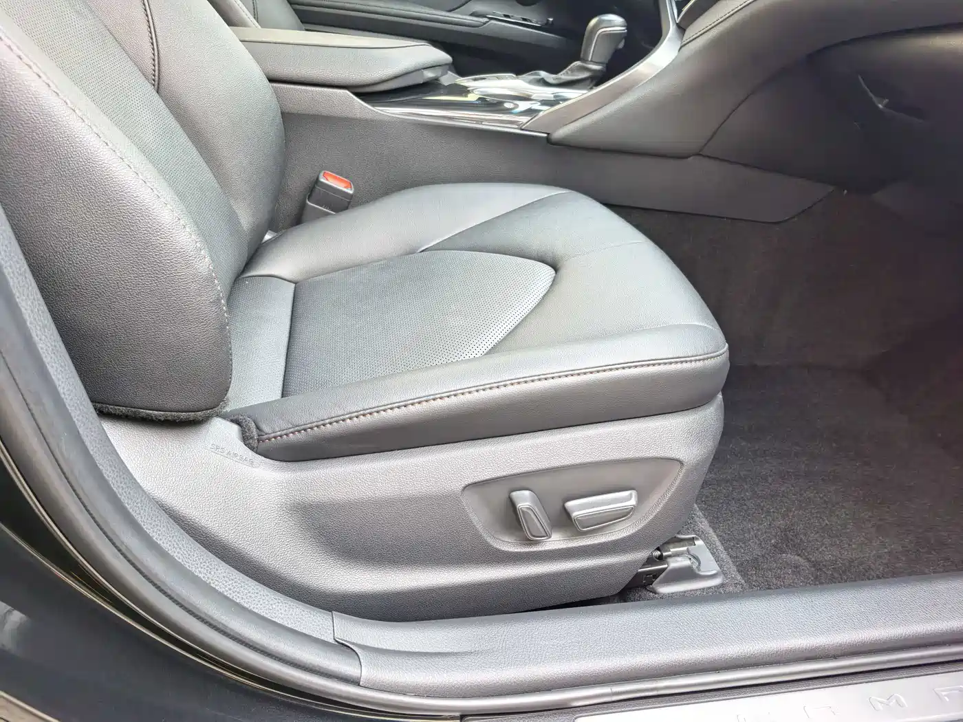 Toyota Camry 2023 2.5G Luxury Edition фото 22