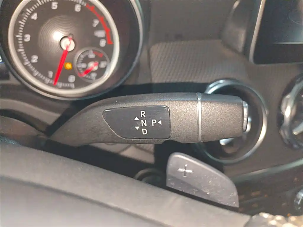 Mercedes-Benz GLA 2017 GLA 200 Dynamic фото 14