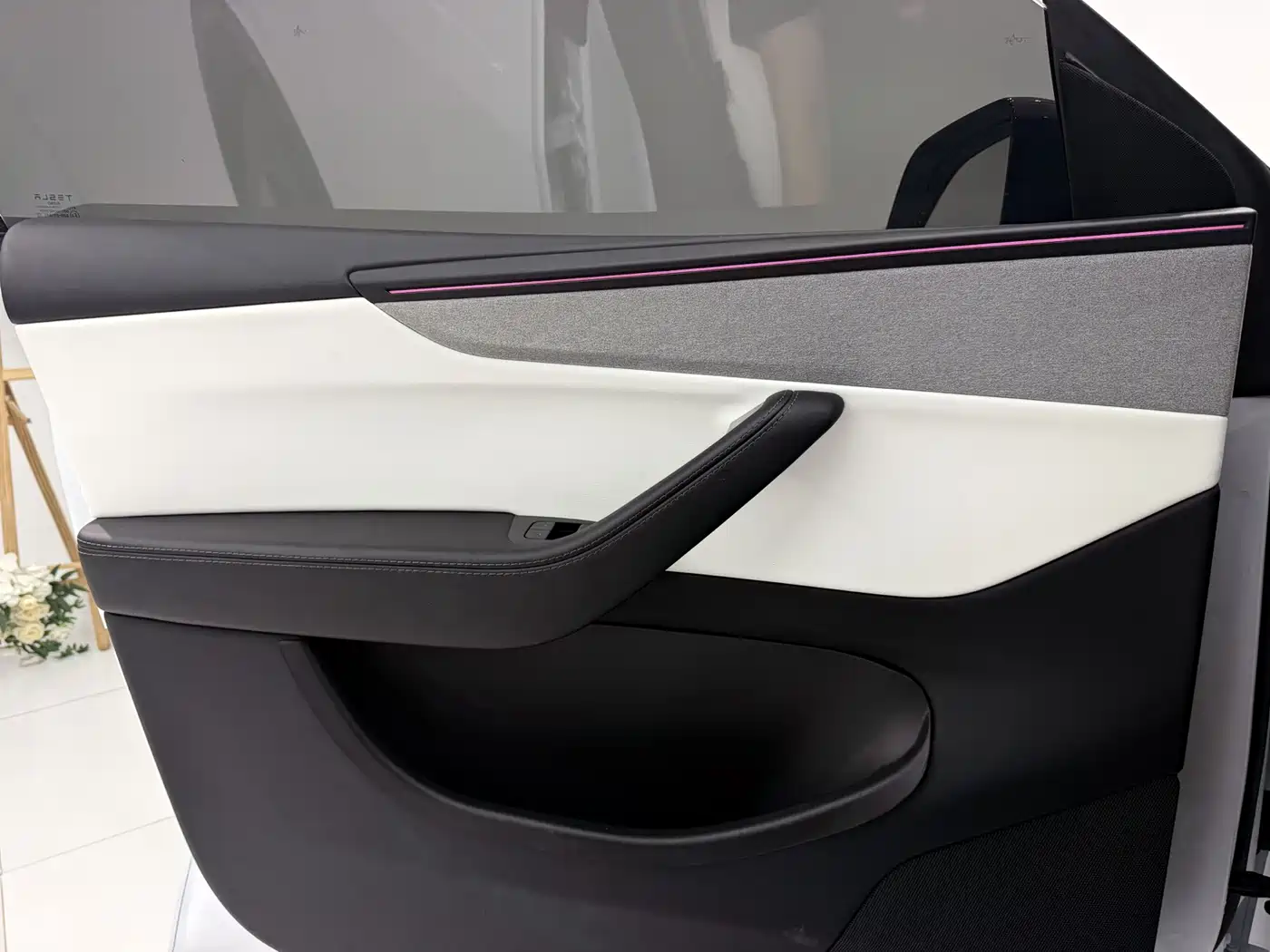 Tesla Model Y 2026 2025 Rear-Wheel Drive