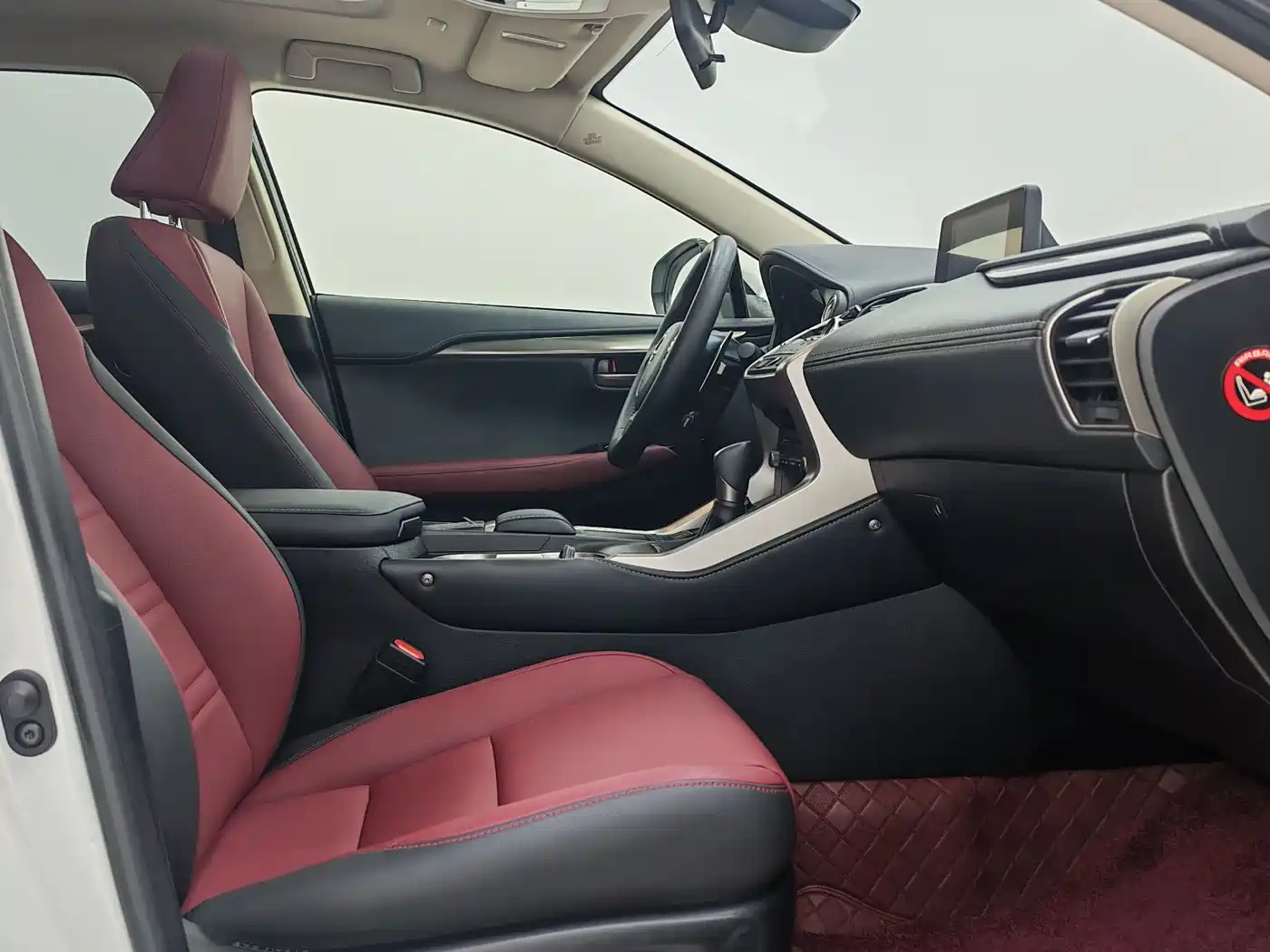 Lexus NX 2020 300h FWD F Sport China VI фото 9
