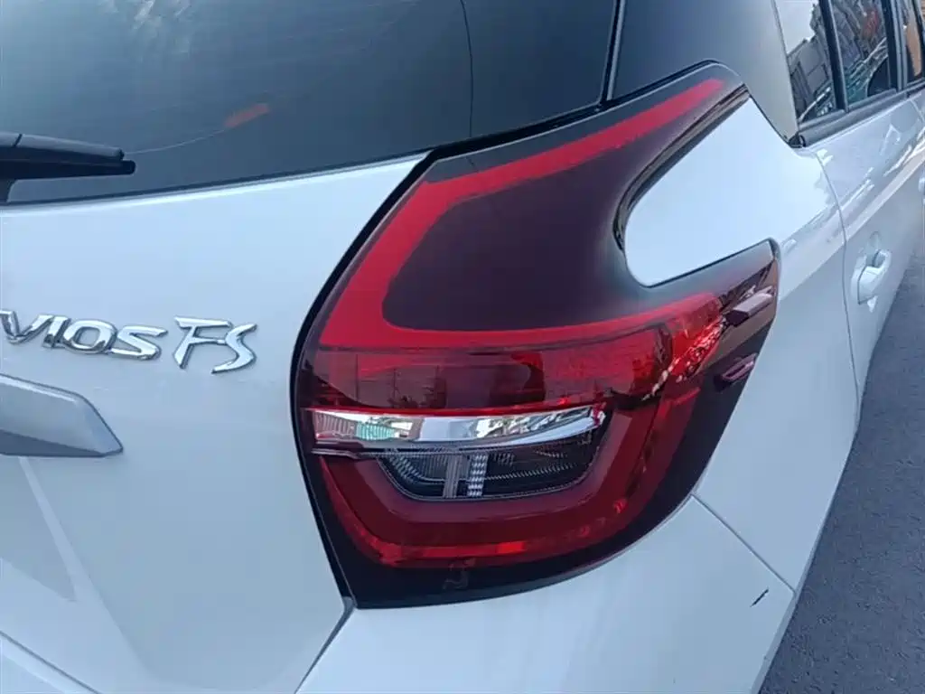 Toyota Vios FS 2021 1.5L CVT Fengchi Edition фото 8
