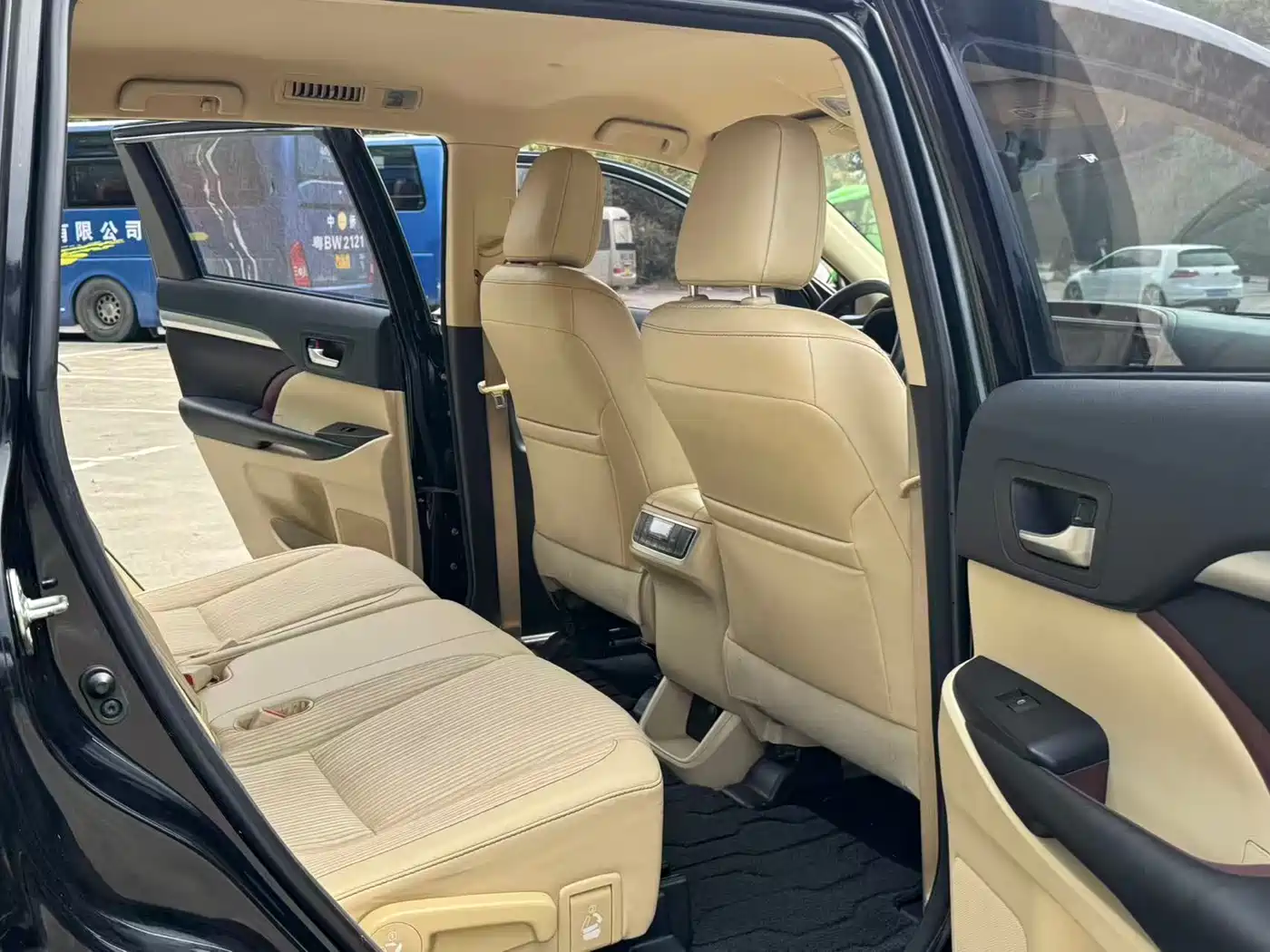 Toyota Highlander 2015 2.0T AWD Elite Edition 7-seater фото 8