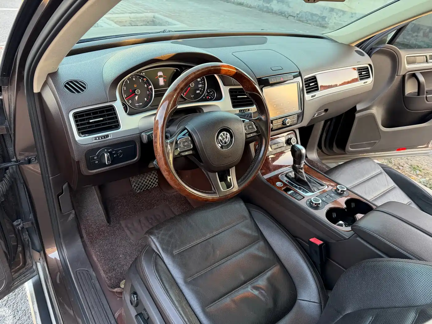 Фото 8 - Volkswagen Touareg
