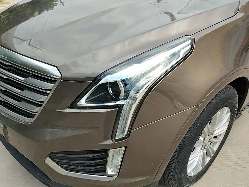Фото 24 - Cadillac XT5