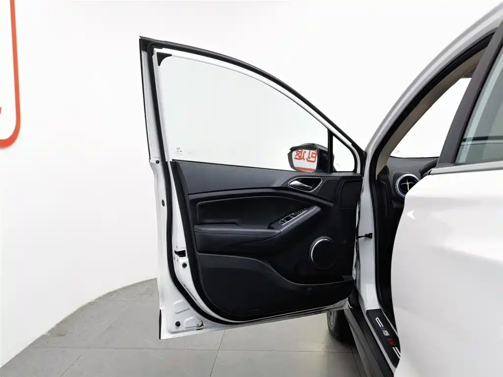 BYD Yuan New Energy 2019 EV360 Smart Connect Premium Edition фото 8