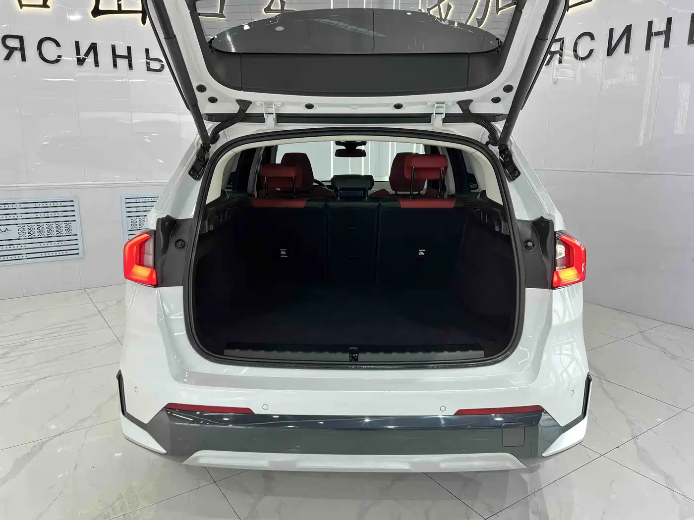 BMW X1 2023 sDrive20Li X Design Package фото 18
