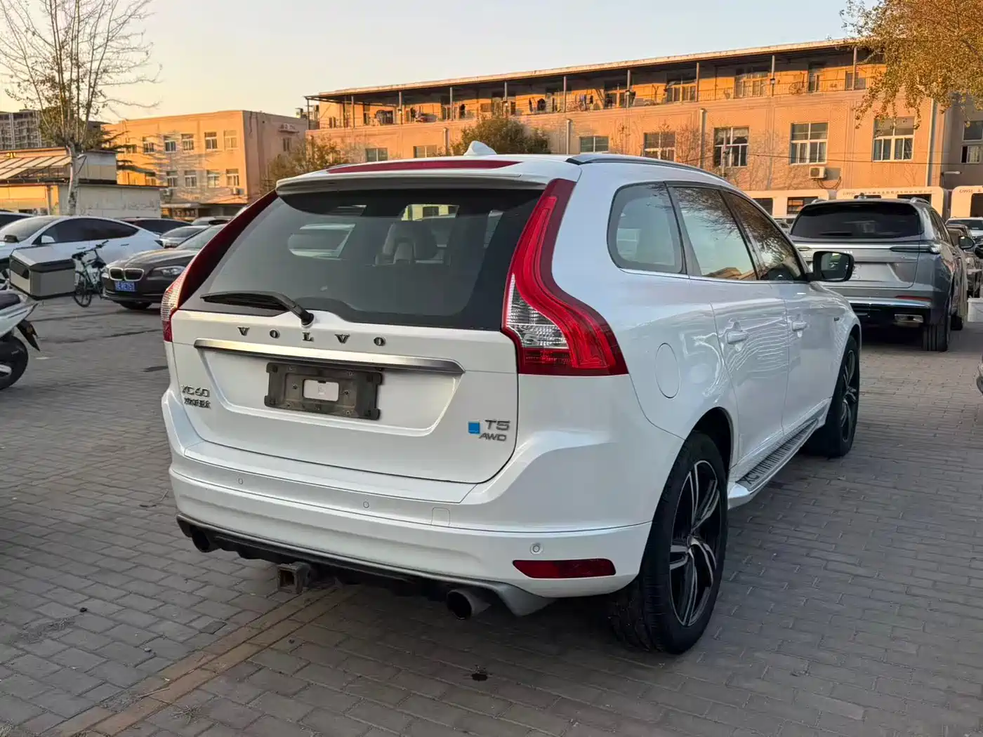 VOLVO XC60