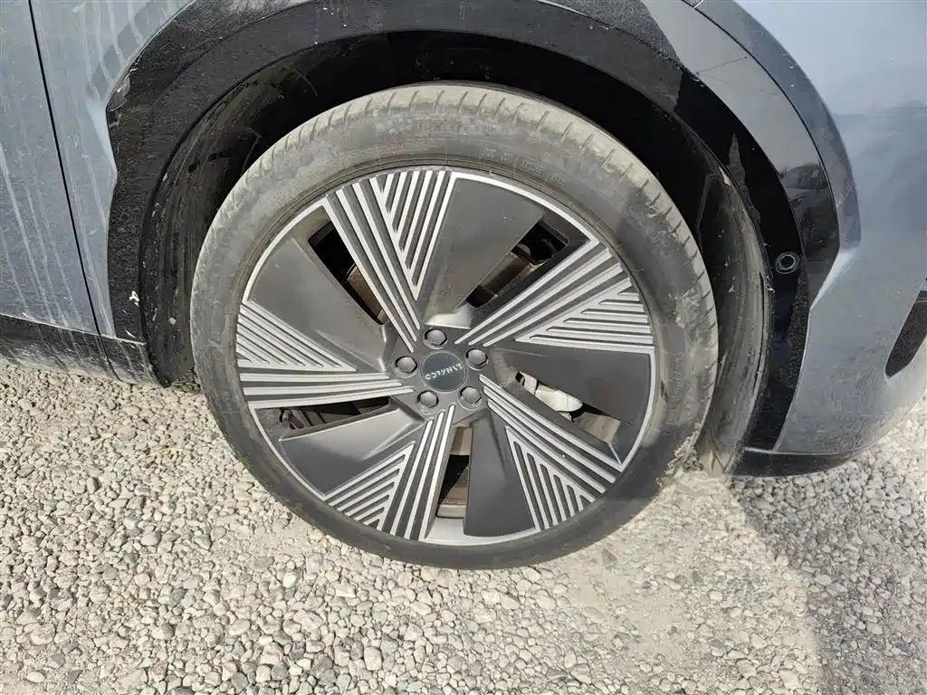 Lynk & Co 08 EM-P 2023 220km 4WD Performance Halo фото 14