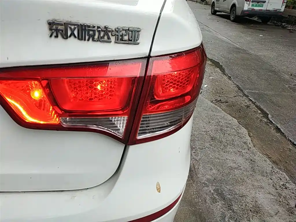 Kia K2 2015 Sedan 1.4L AT GLS фото 8