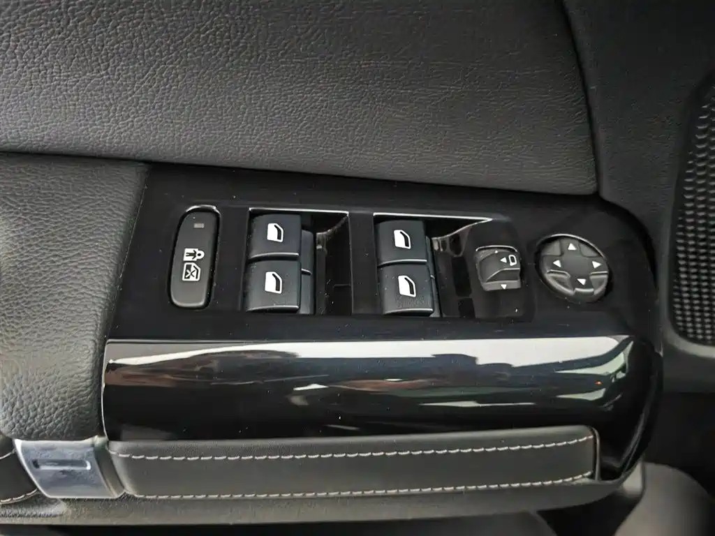 Citroën C6 2021 400THP Comfort Version фото 9