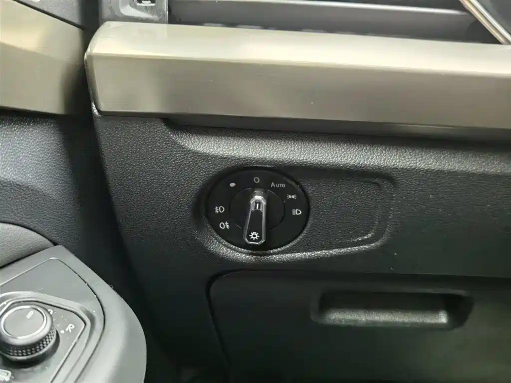 Volkswagen Passat 2019 Model 280TSI Business Edition China VI фото 21