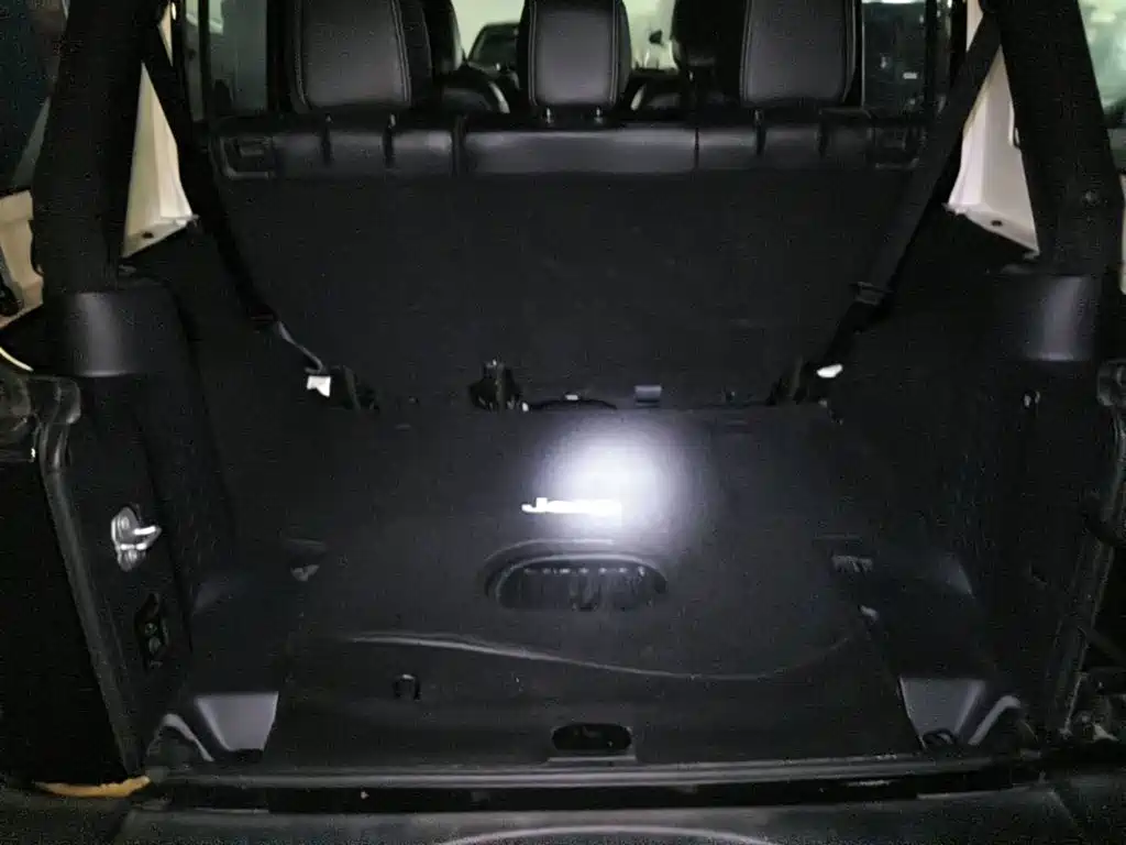 Фото 5 - Jeep Wrangler