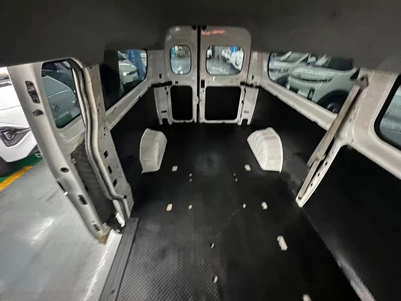 Photo 12 - Maxus Dana V1