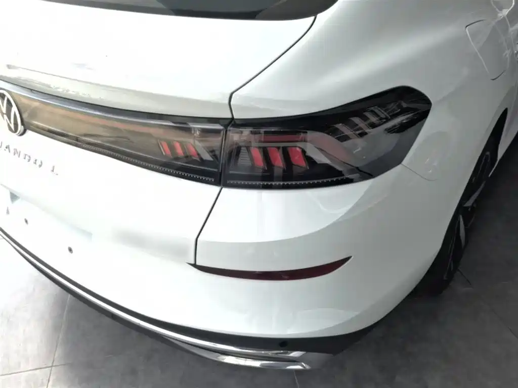VOLKSWAGEN LINGDU