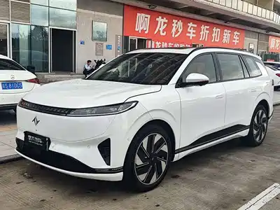 Dongfeng eπ008