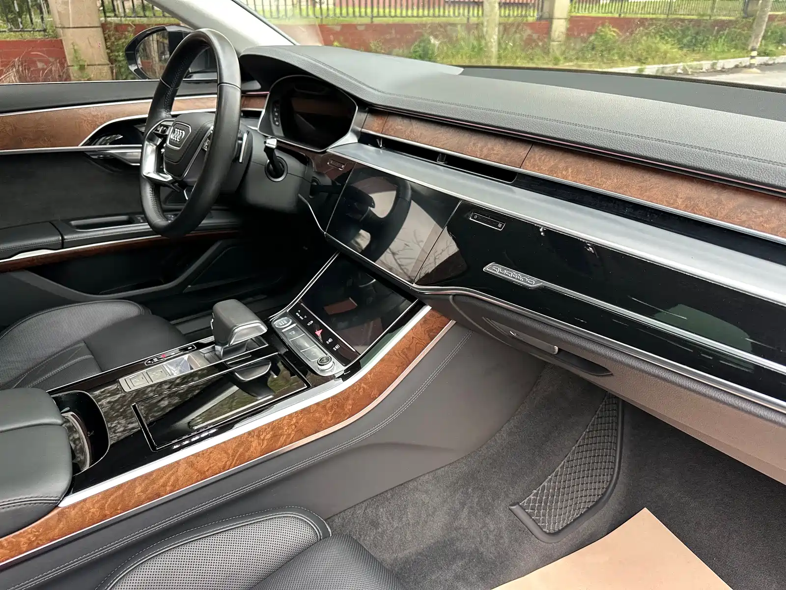 Фото 13 - Audi A8