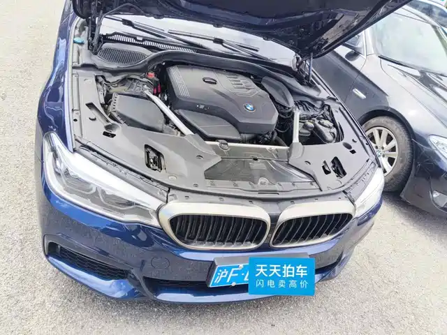 BMW 5 Series (Import) 2020 530i Style Edition M Sport Package — фото 3